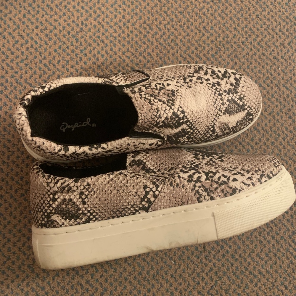 Snakeskin Pattern Shoes Size 8